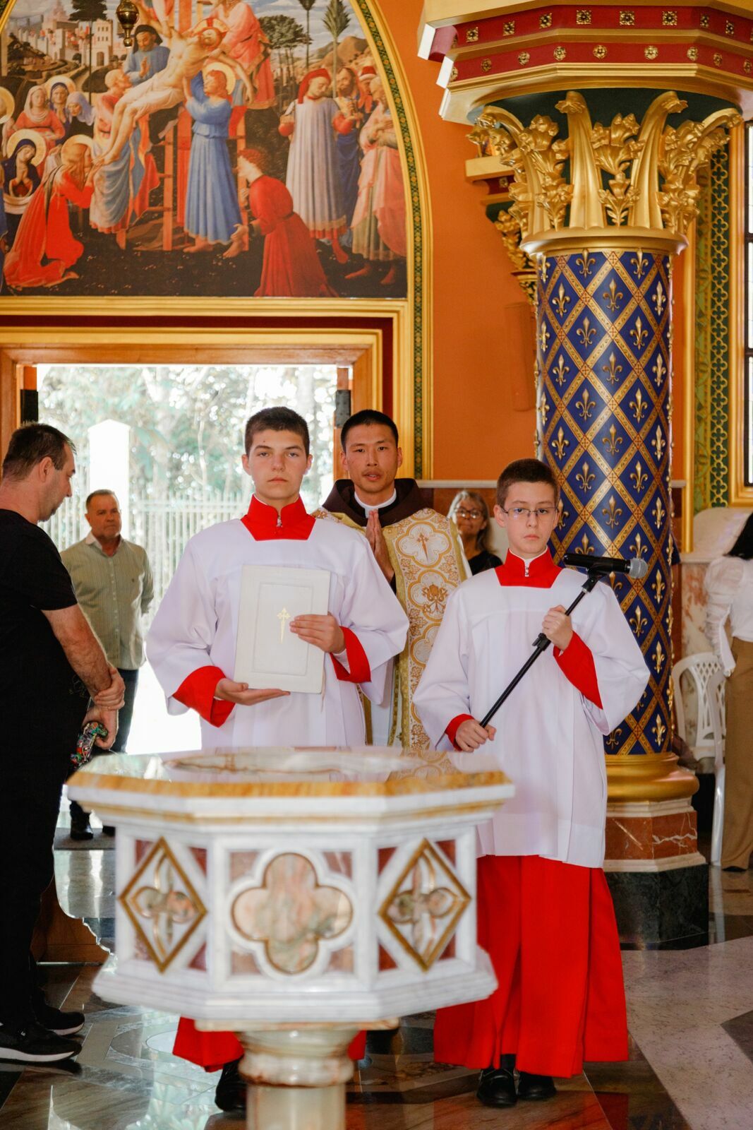 Foto Batizado do Pedro - Arautos do Evangelho Cotia - São Paulo Foto Batizado do Pedro - Arautos do Evangelho Cotia - São Paulo - Imagem 19